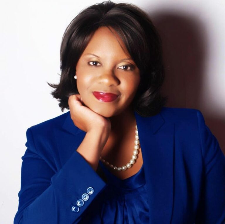 Dr. Joanne Patterson 780x778 1 768x766