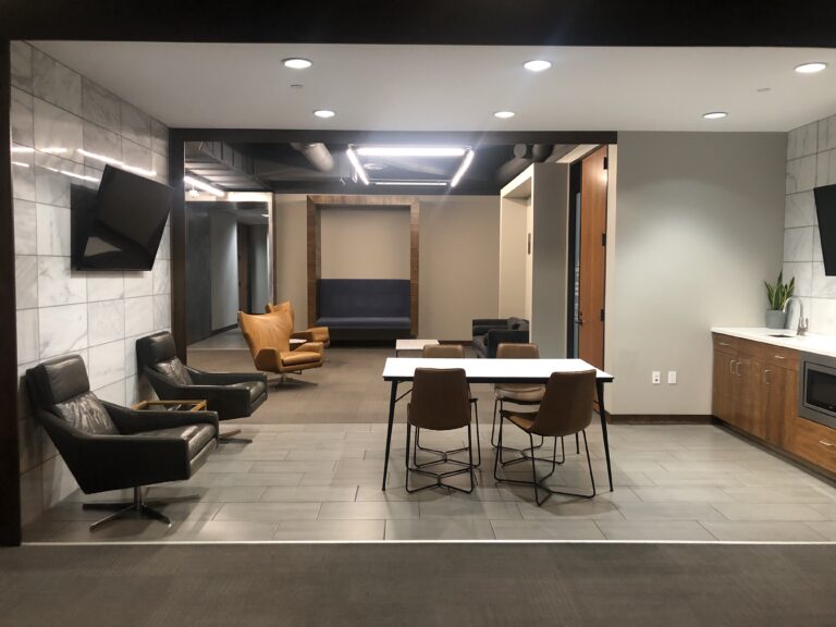 Waiting Area IMG 8667 768x576